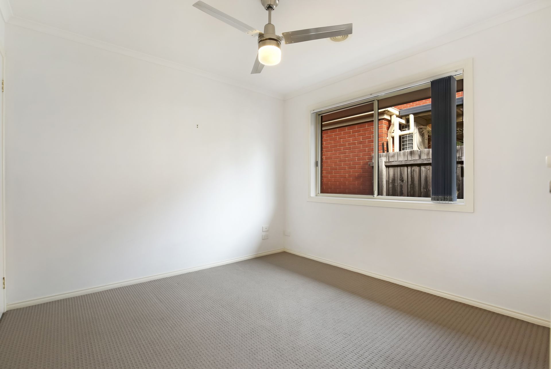 Easy Living in Mill Park Lakes!