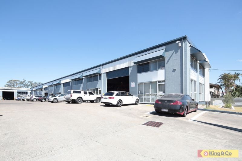 Front Unit Central Coopers Plains!