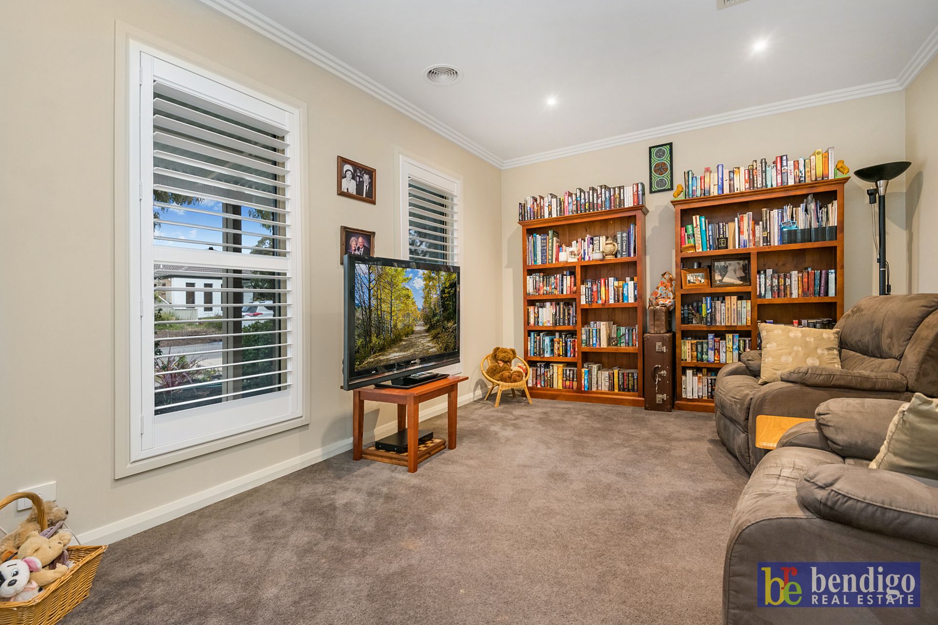 16 Manna Gum Drive Epsom VIC, Epsom - Thumbnail 2