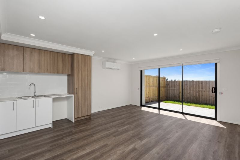 11 Romanesque Drive, Deanside