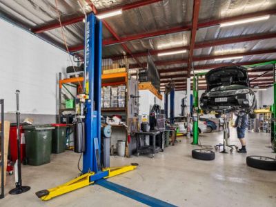 MILTON WAREHOUSE PRICED TO LEASE