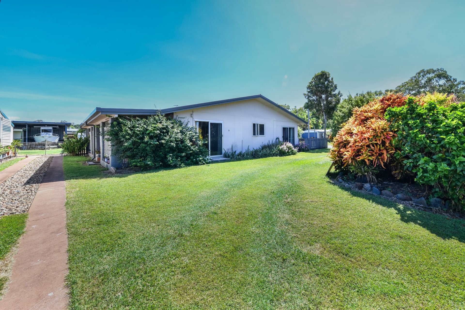 9 Park Drive Midge Point QLD, Midge Point - Thumbnail 2