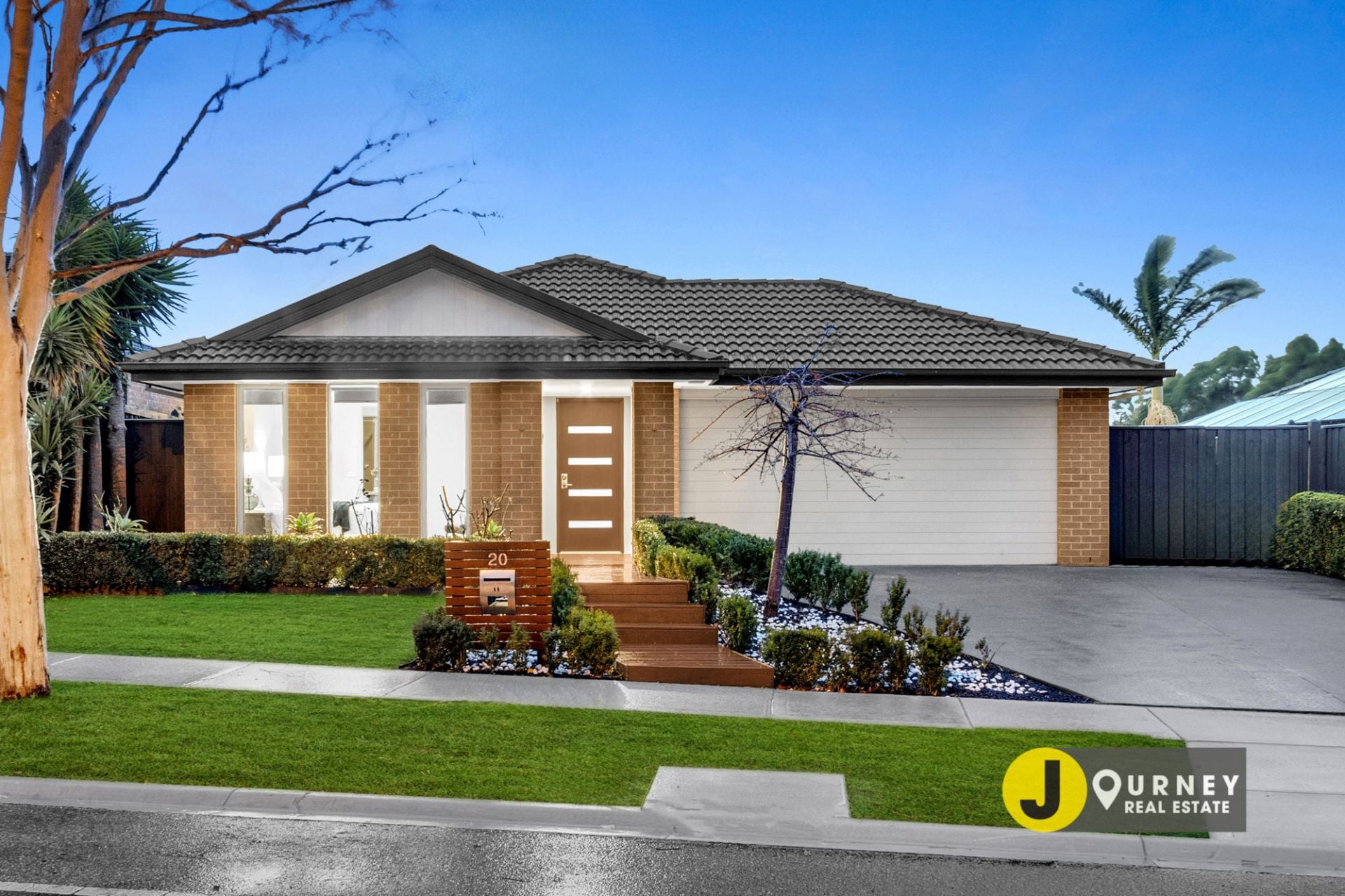 20 Thunderbolt Drive, Cranbourne East VIC, Cranbourne East - Thumbnail 2