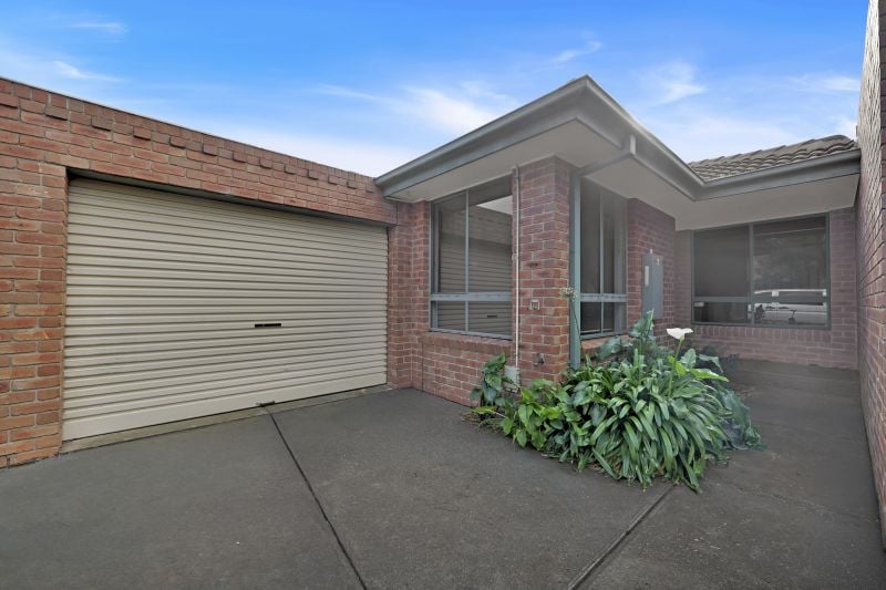 2/6 Hayley Court, Mill Park