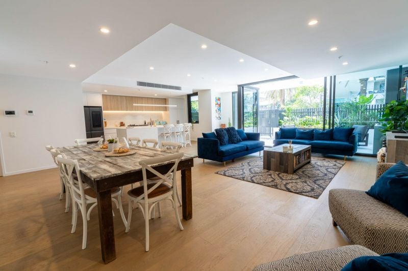 2/25 Woodroffe Avenue, Main Beach - Thumbnail 5