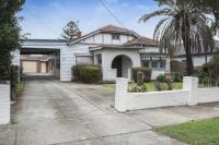 34 Ernest Street, Sunshine VIC