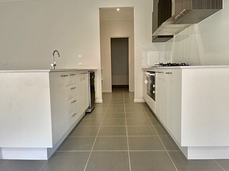 277 The Lakes Boulevard, South Morang