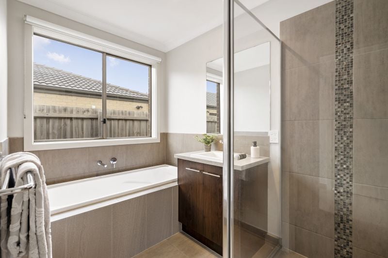 8 Cerridwen Street, Epping