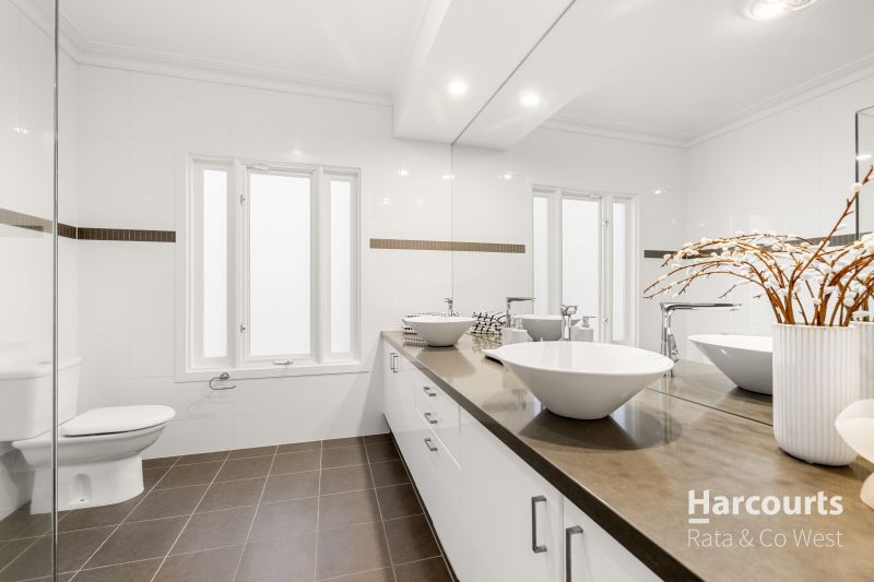 16 Lindley Avenue, Caroline Springs