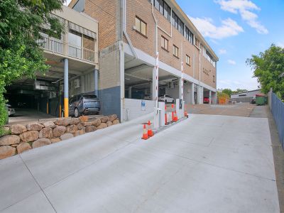 GROUND FLOOR OFFICE/RETAIL OPPORTUNITY!