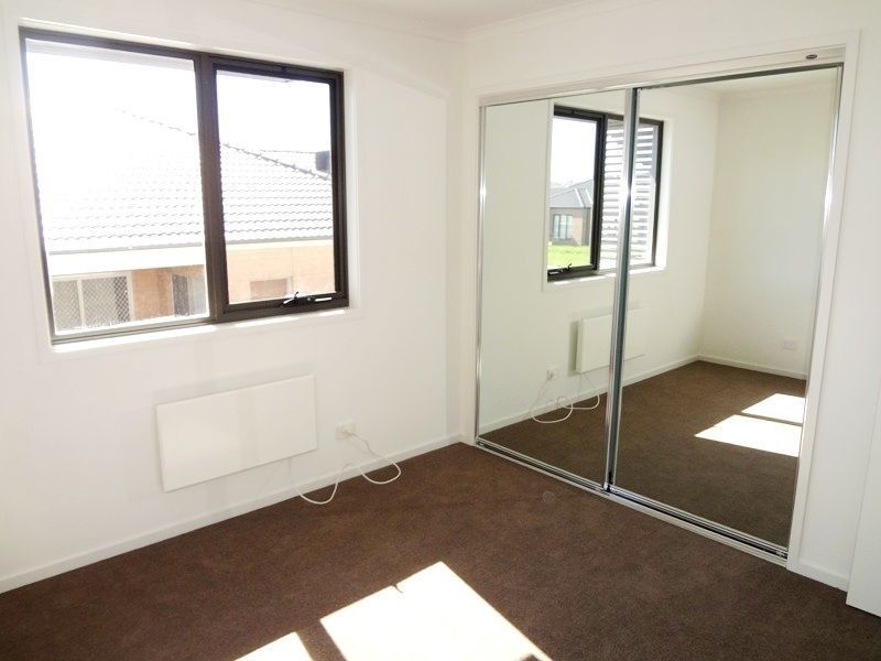 12 Grandstand Way, Wollert