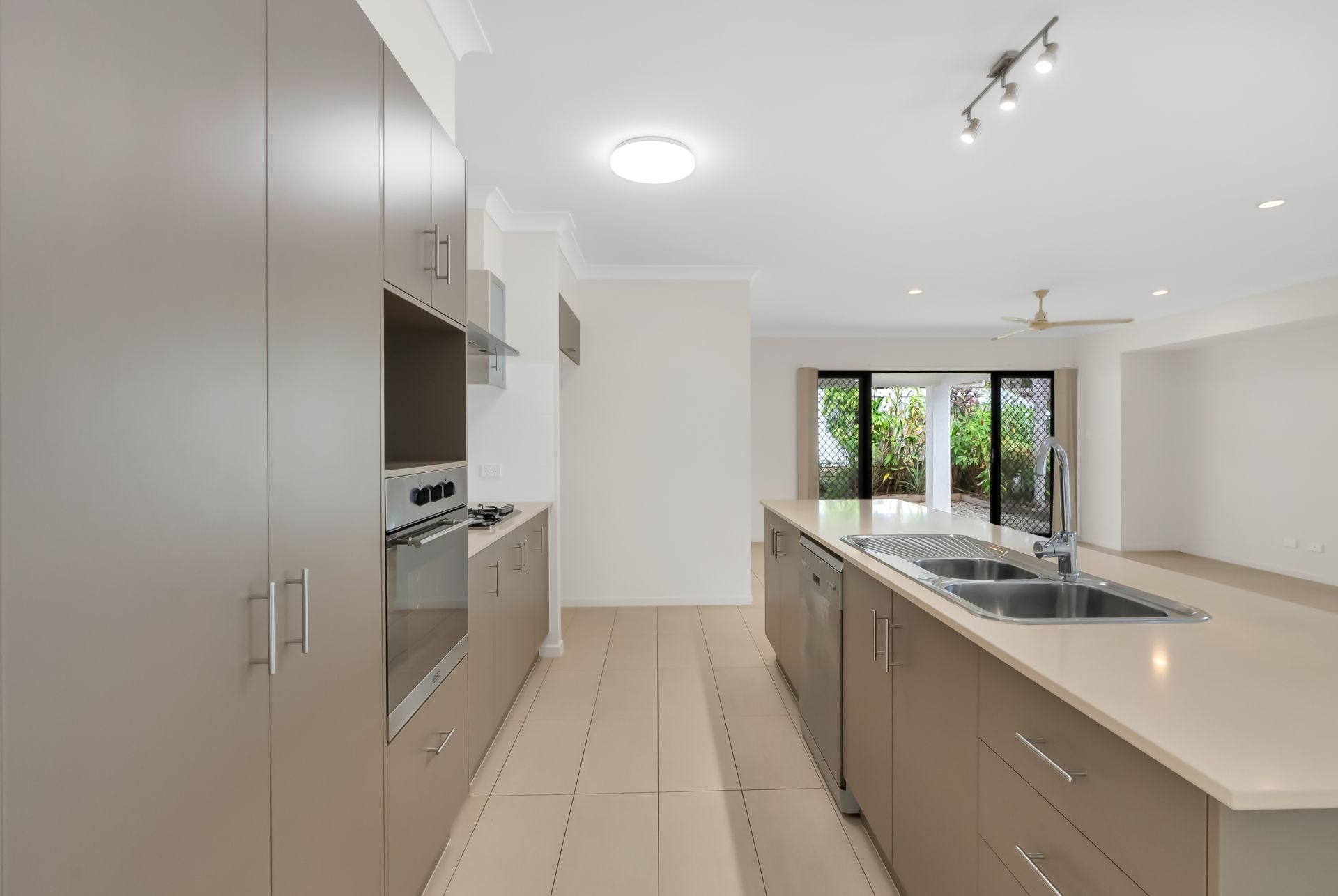 12 Sandridge Way, Smithfield QLD, Smithfield - Thumbnail 3