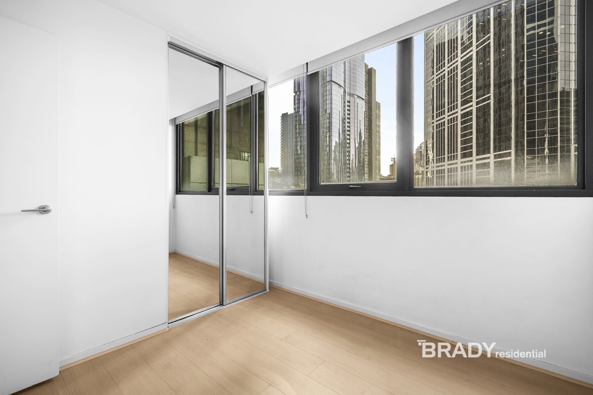 708/8 Sutherland Street Melbourne VIC, Melbourne - Thumbnail 5