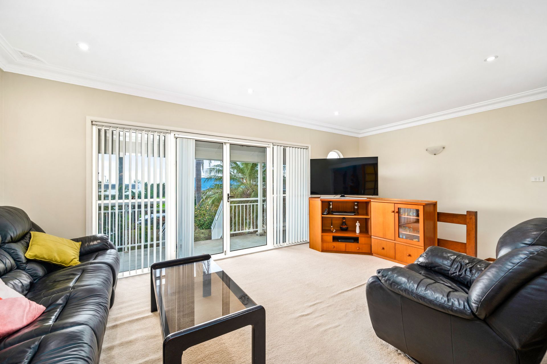 32 Macquarie Grove, Caves Beach - Thumbnail 4