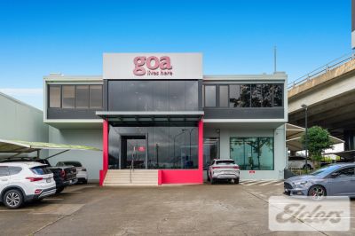 RARE OFFICE/WAREHOUSE WITH GREAT ONSITE PARKING