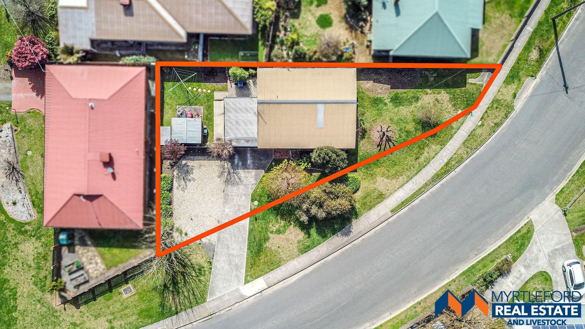 3 O'Donnell Avenue, MYRTLEFORD, Myrtleford - Thumbnail 2
