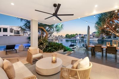 Waterfront Sophistication and Tranquillity in an Exclusive Enclave