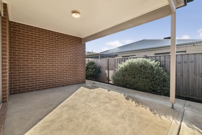 14 Clowes Street, Mickleham