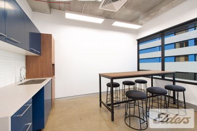 MODERN FULLY FITTED OFFICE FOR 12 STAFF!