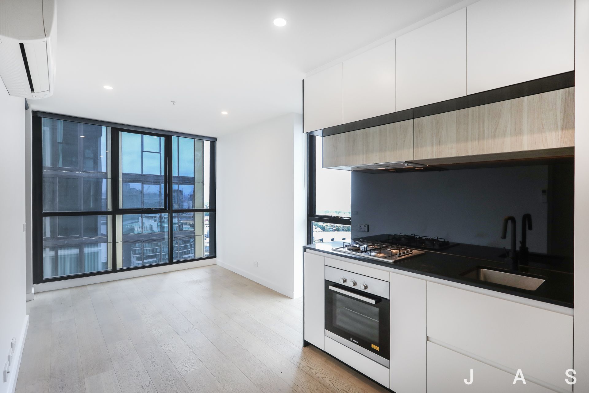 2704/61-63 Haig Street, Southbank - Thumbnail 3