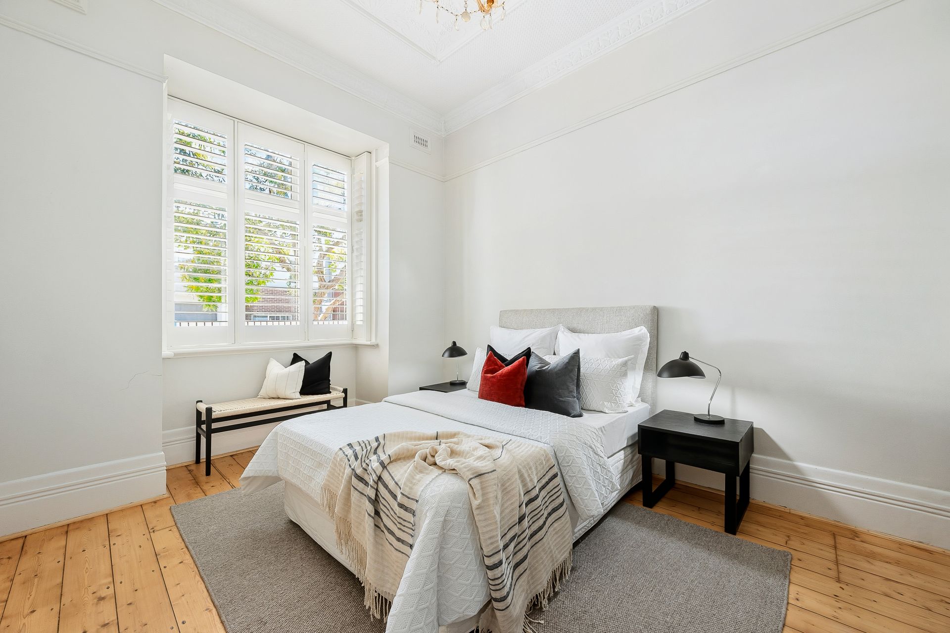 76 Upton Road, Windsor - Thumbnail 7