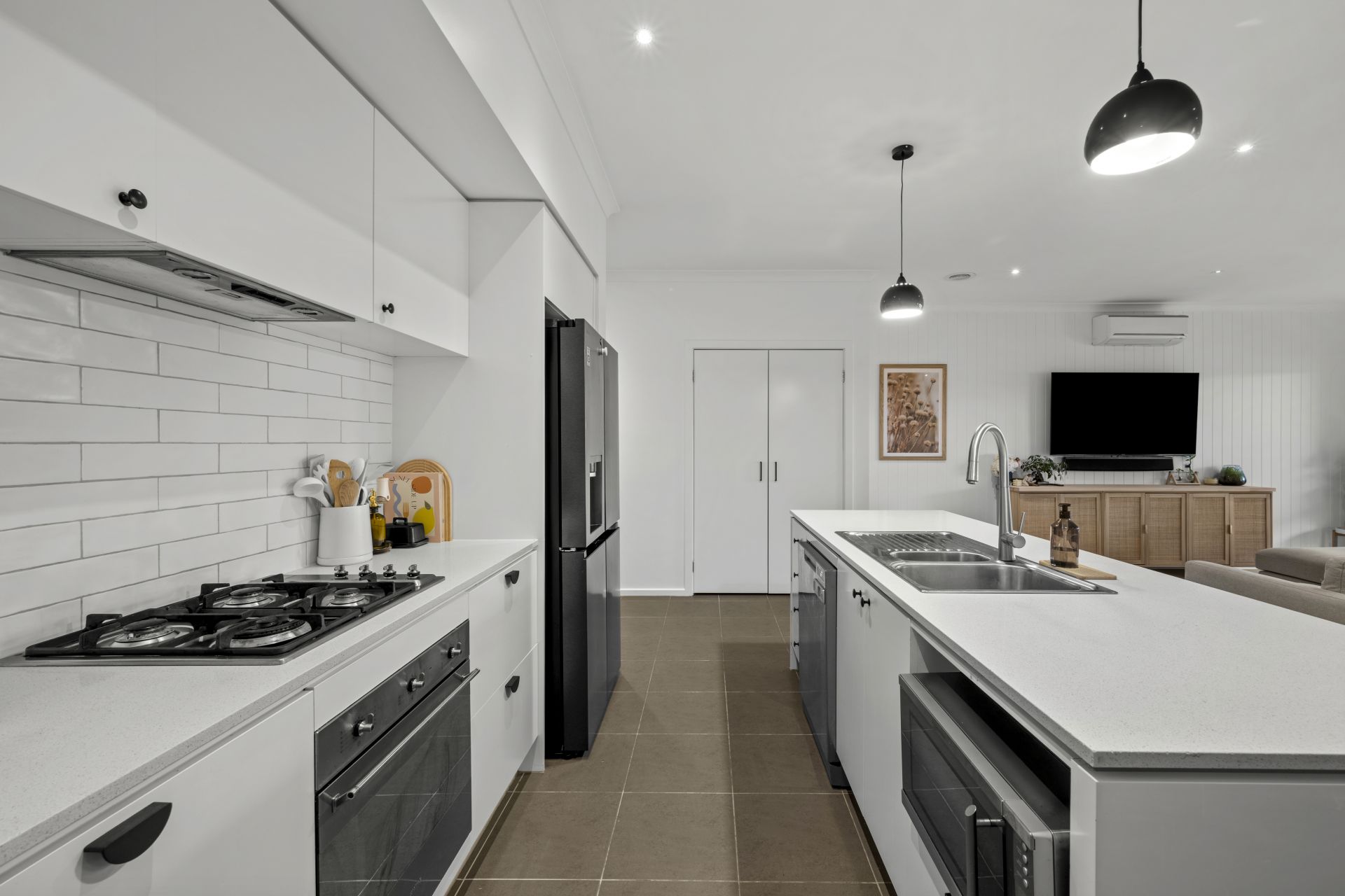 SOLD OFF-MARKET
Modern Terrace Living In A Prime Location