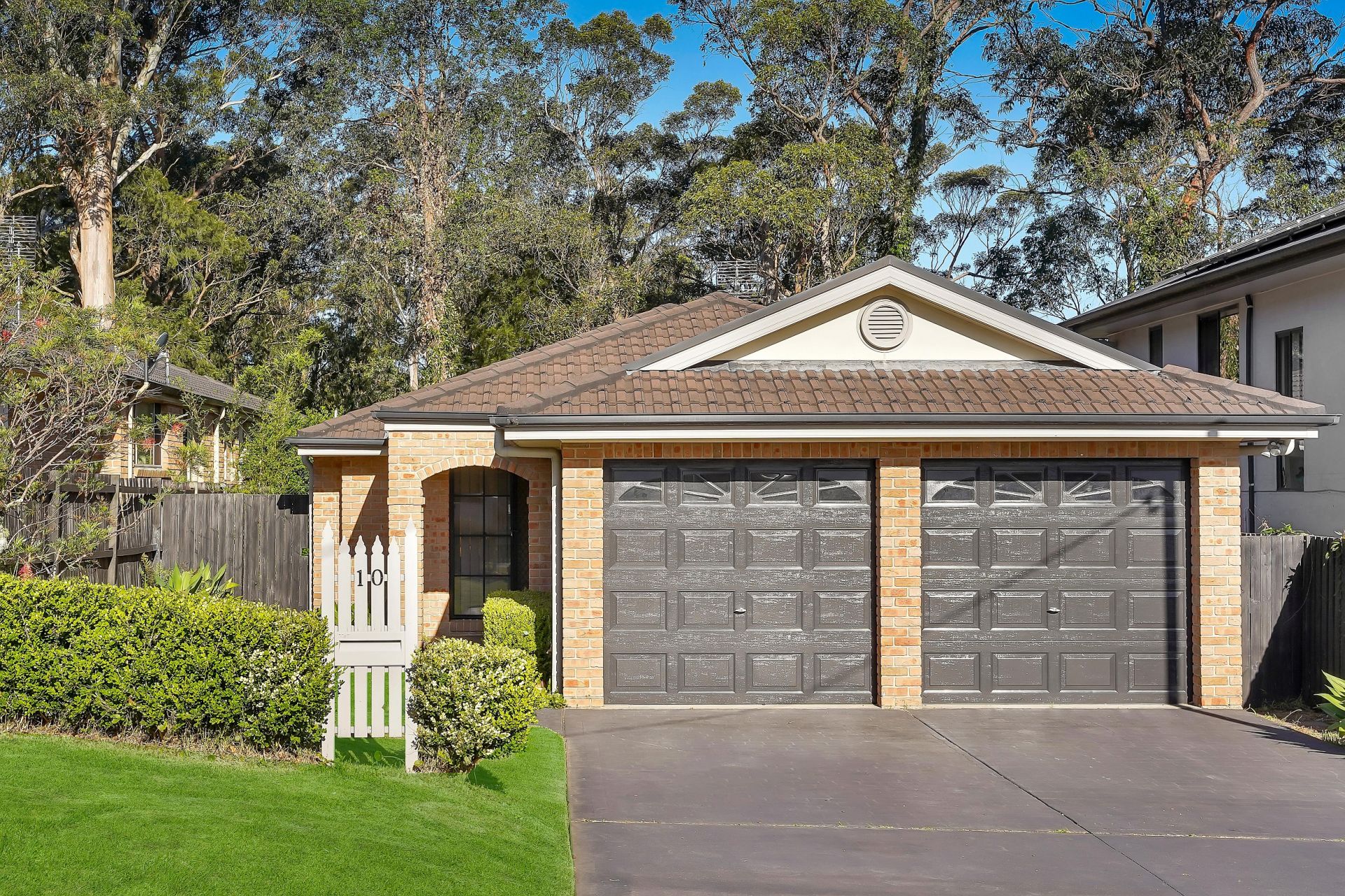 10 River Street, Springfield NSW