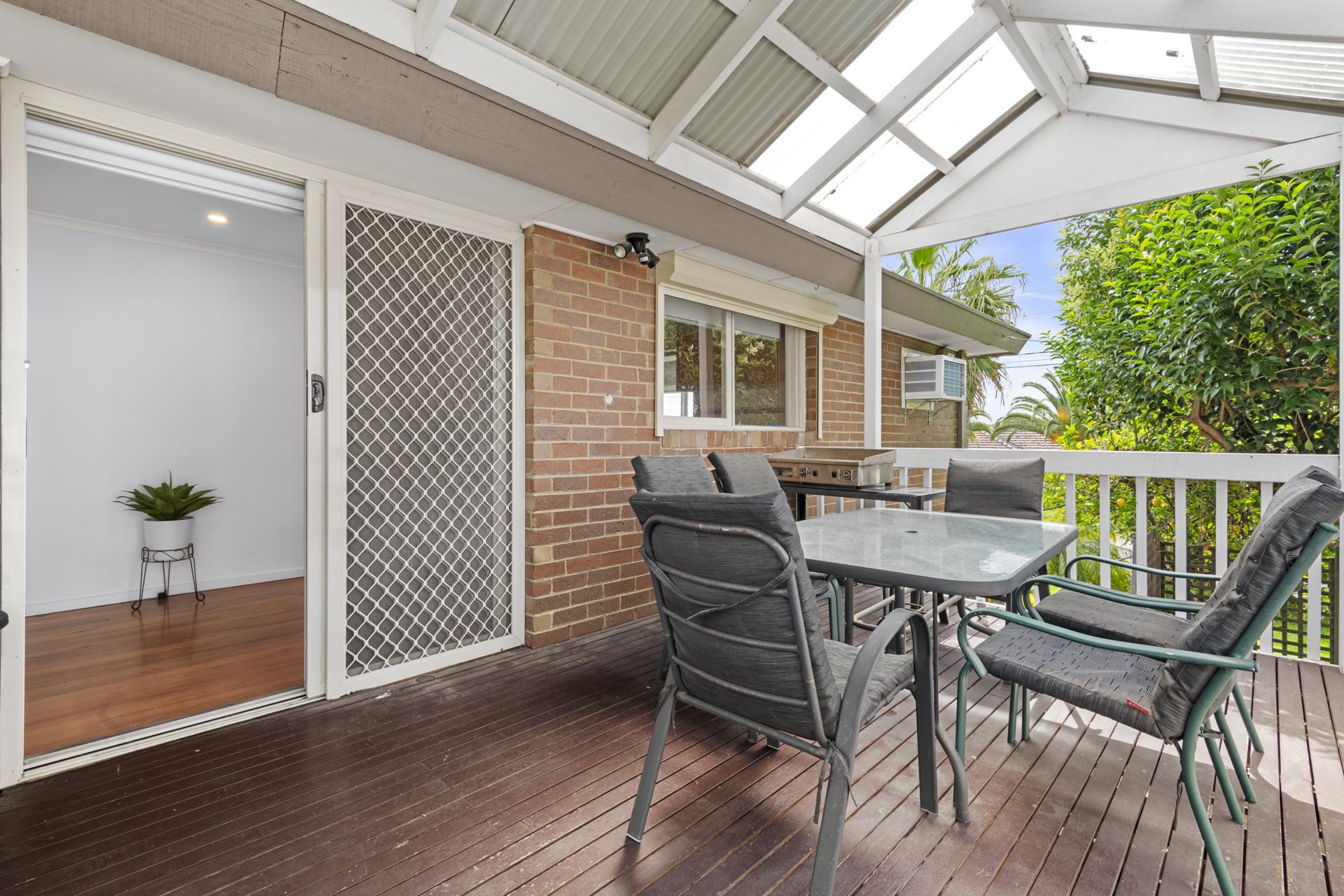SURPRISE PACKAGE – 3 BEDROOMS, 3 BATHROOMS