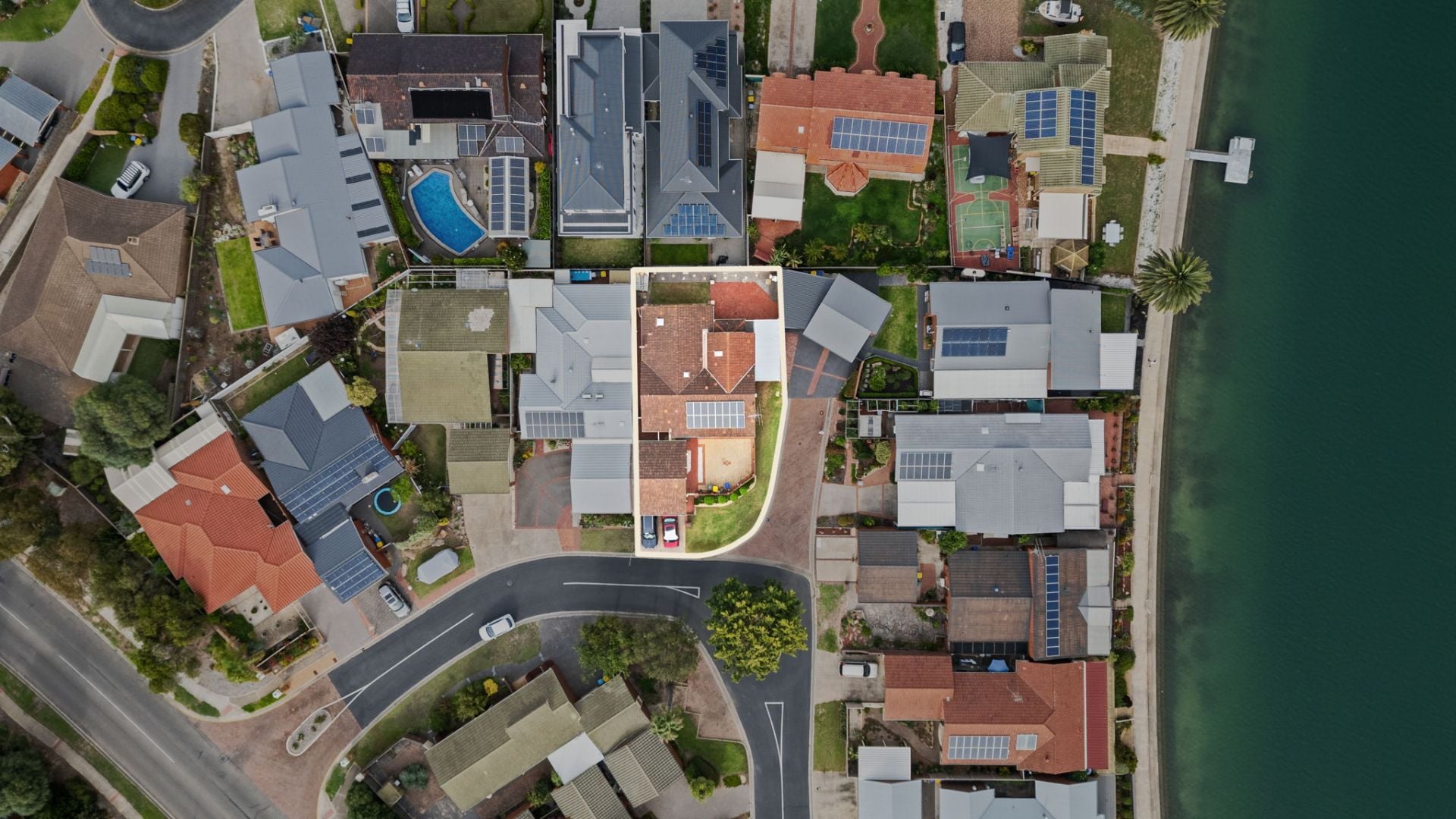 West Lakes, West Lakes - Image 1