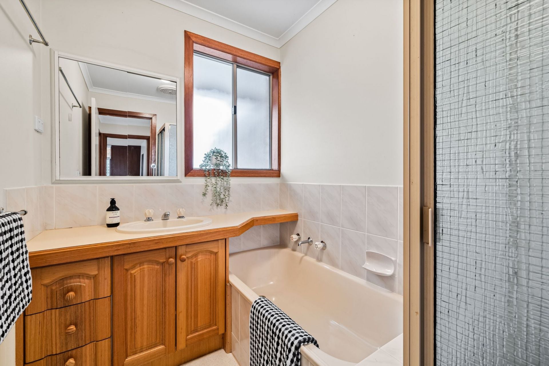 Stylish, Spacious & Superbly Located