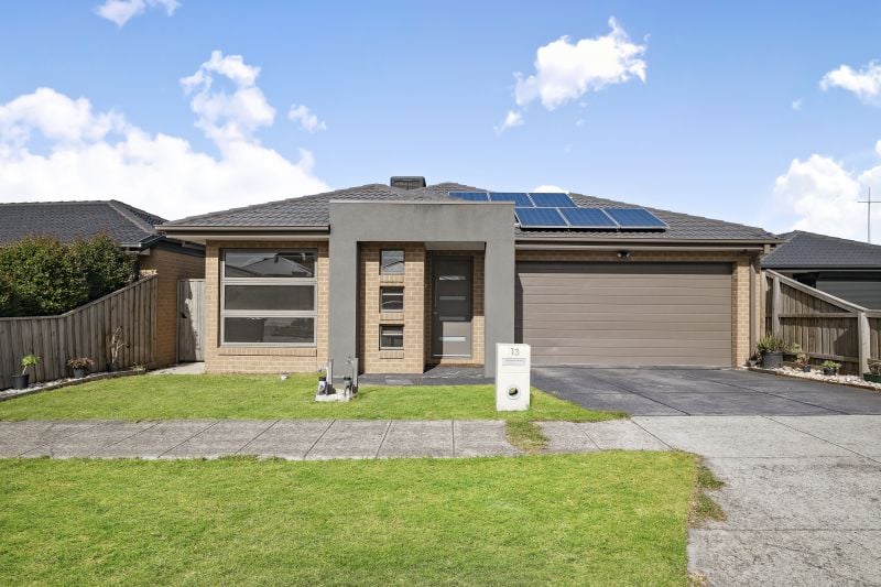 13 Crathes Avenue, Wollert