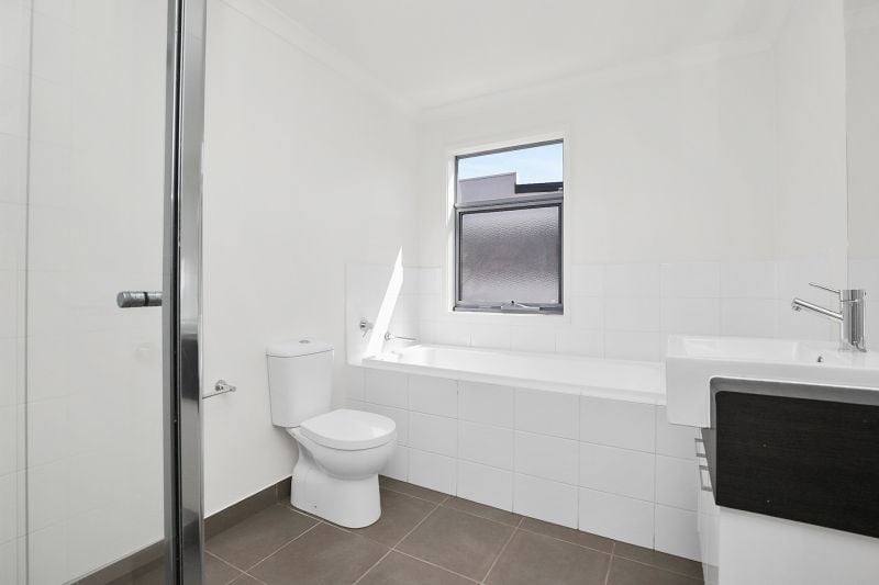 21 Woodcutters Grove, Epping