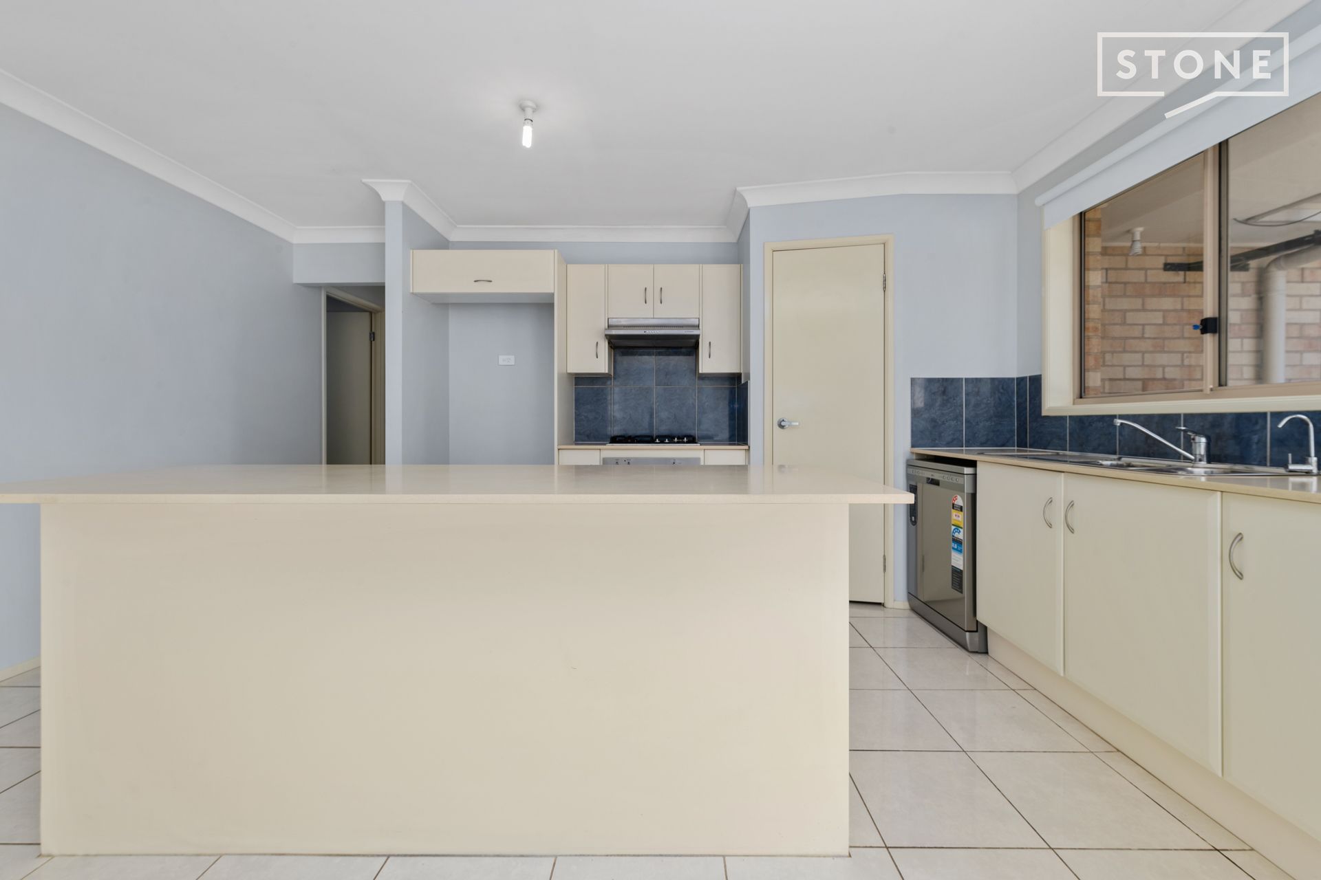Four Bedroom, Close to Town!
