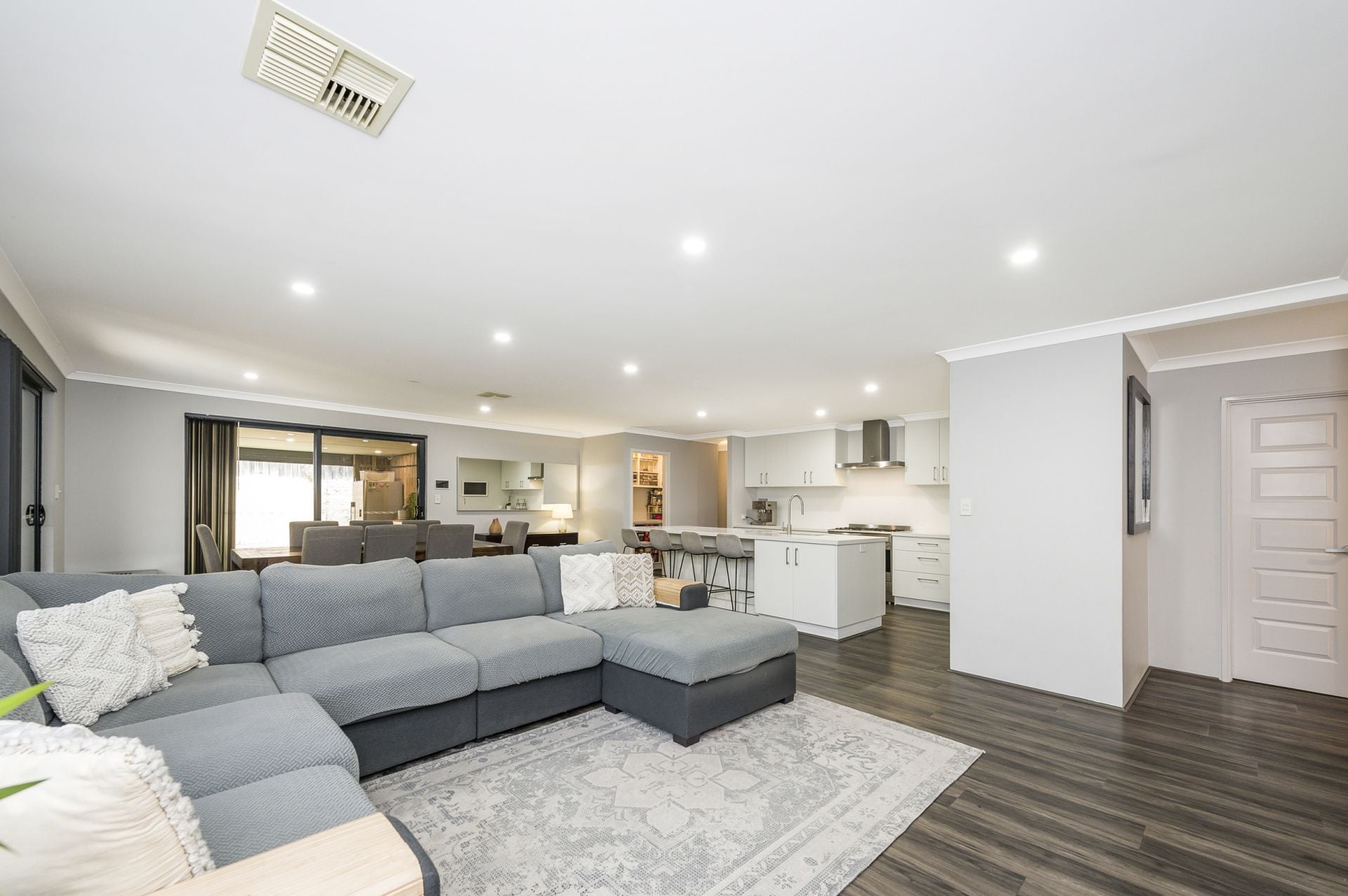 11 Geographe Loop Ellenbrook WA, Ellenbrook - Thumbnail 2