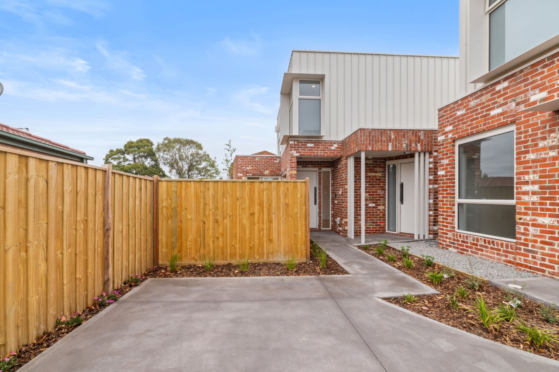 Simply Stunning Three-Bedroom Townhouse