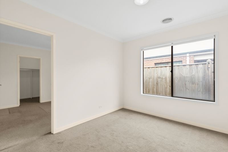 2 Canning Drive, Mickleham