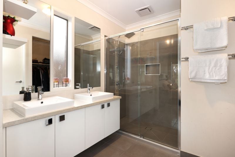 33 Mango Crescent, Mernda