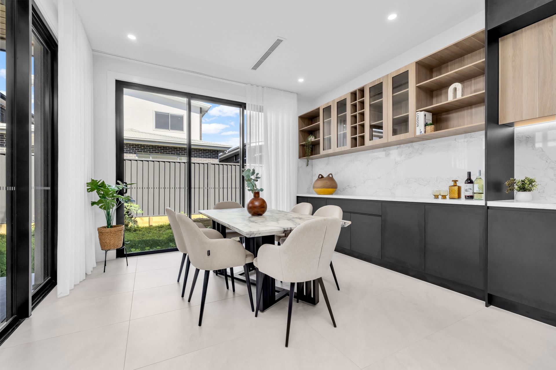 33 Tipperary Street, Box Hill - Thumbnail 3