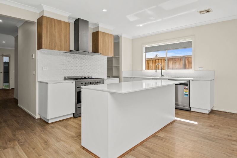 1 Myee Loop, Wollert