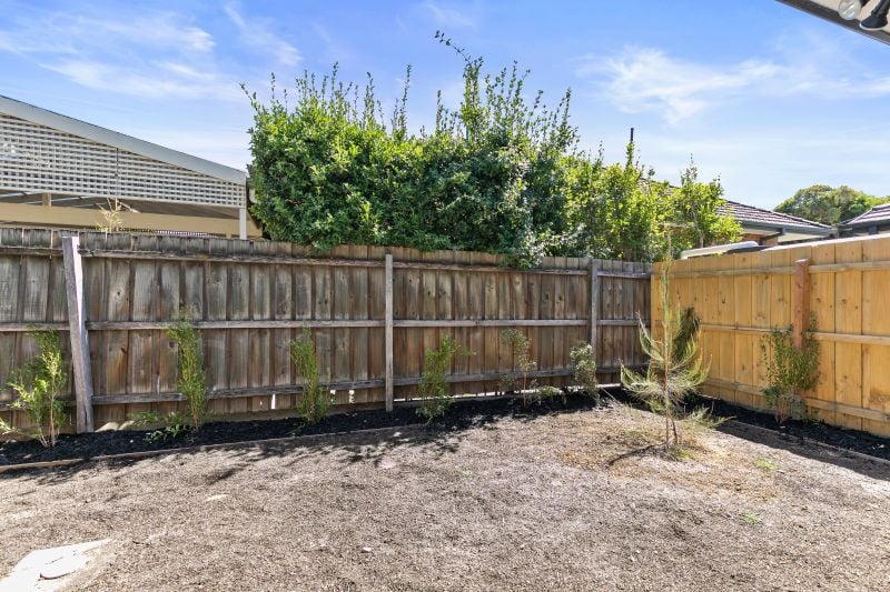 2/19 Storey Road, Reservoir