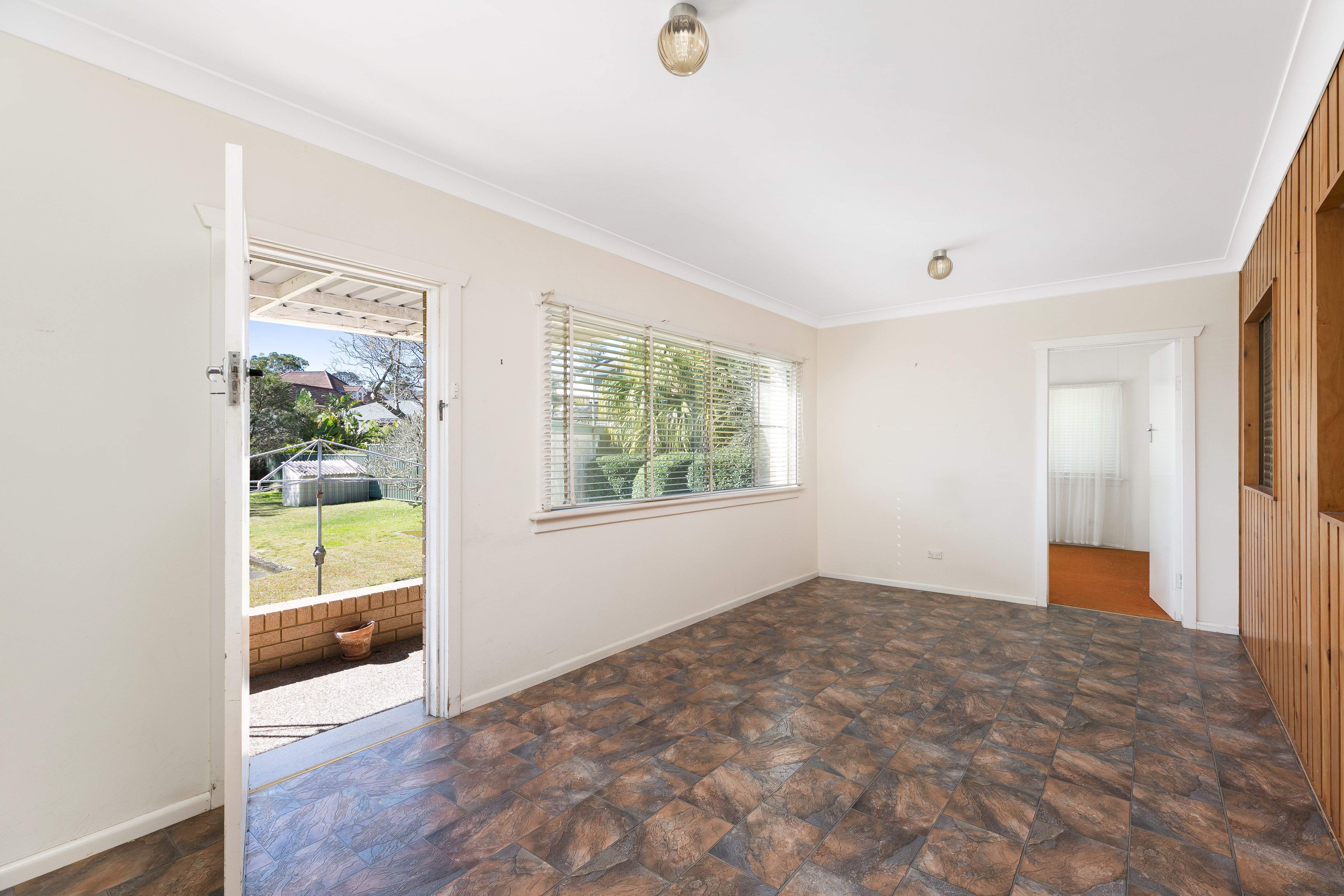 1 Whites Avenue CARINGBAH SOUTH 2229