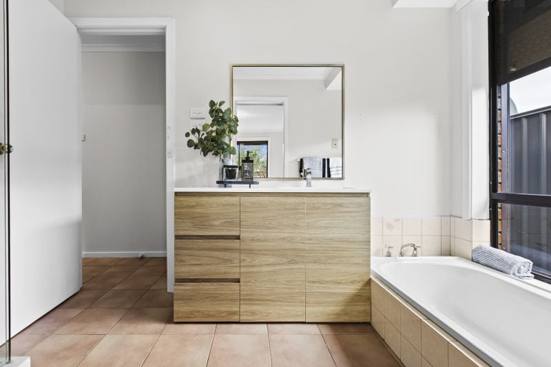 61 Pindari Avenue, Mill Park