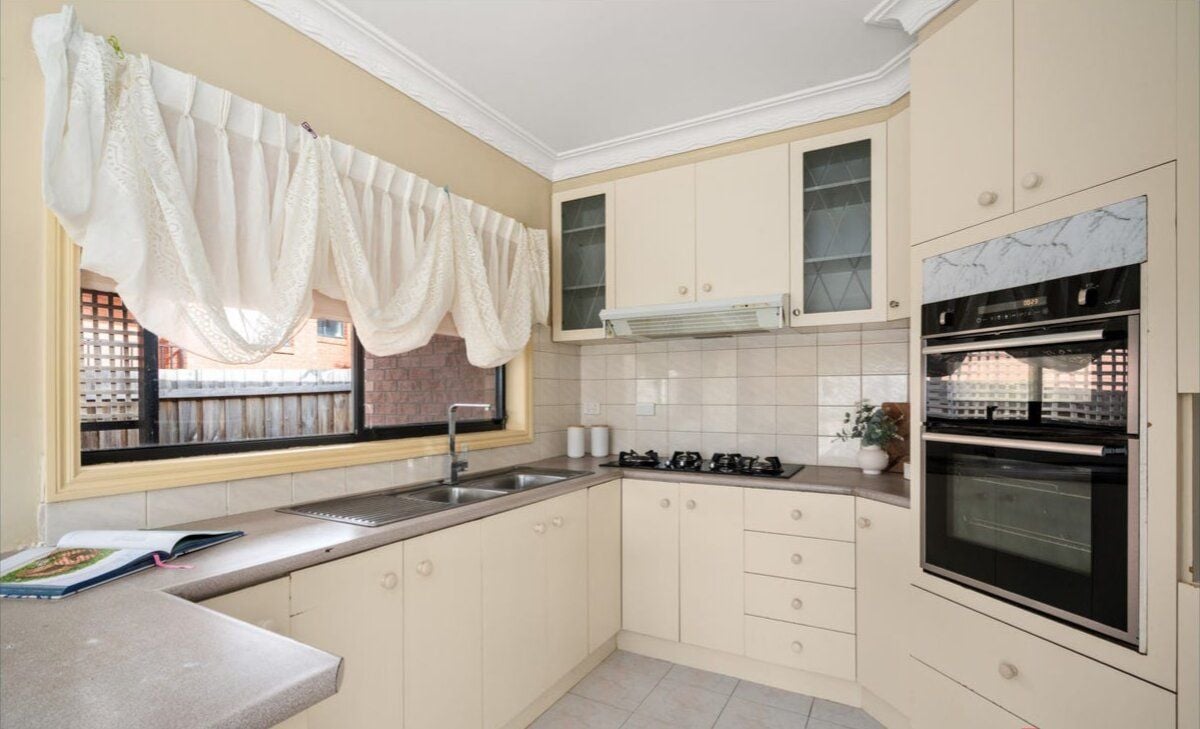 Comfortable Living in a Convenient Mill Park Location