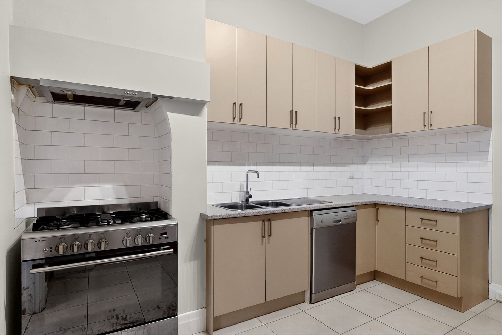 27 Norwood Road, Caulfield North - Thumbnail 4