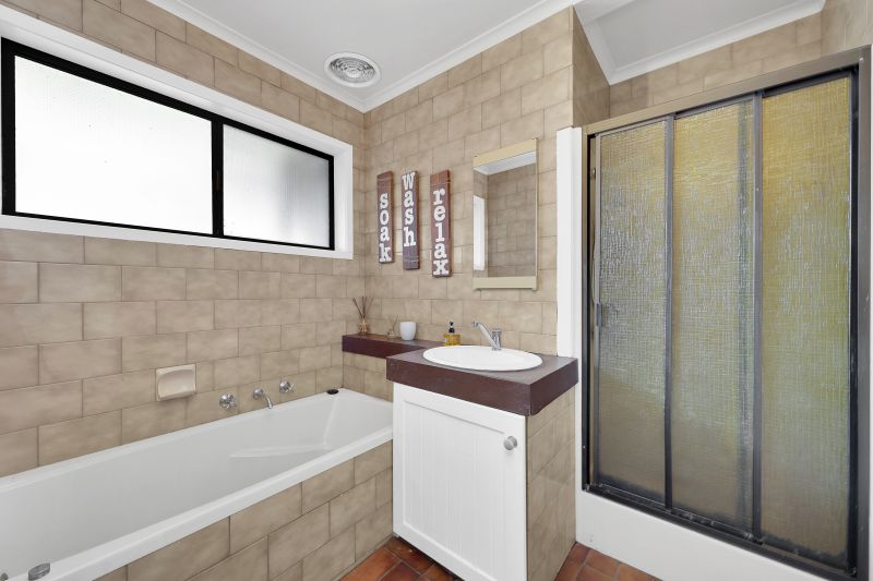 7 Courtnay Place, Epping