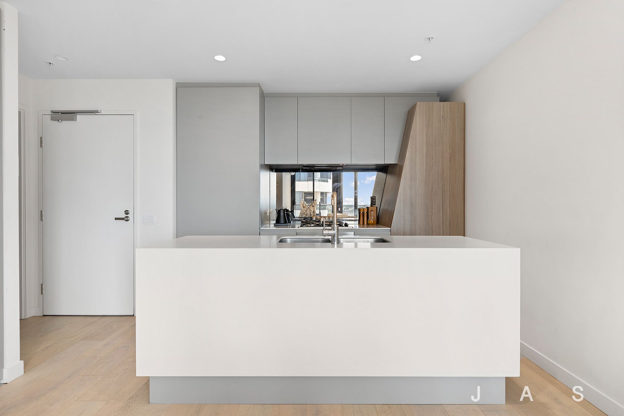 801/2 Hallenstein Street, Footscray, Footscray - Thumbnail 2