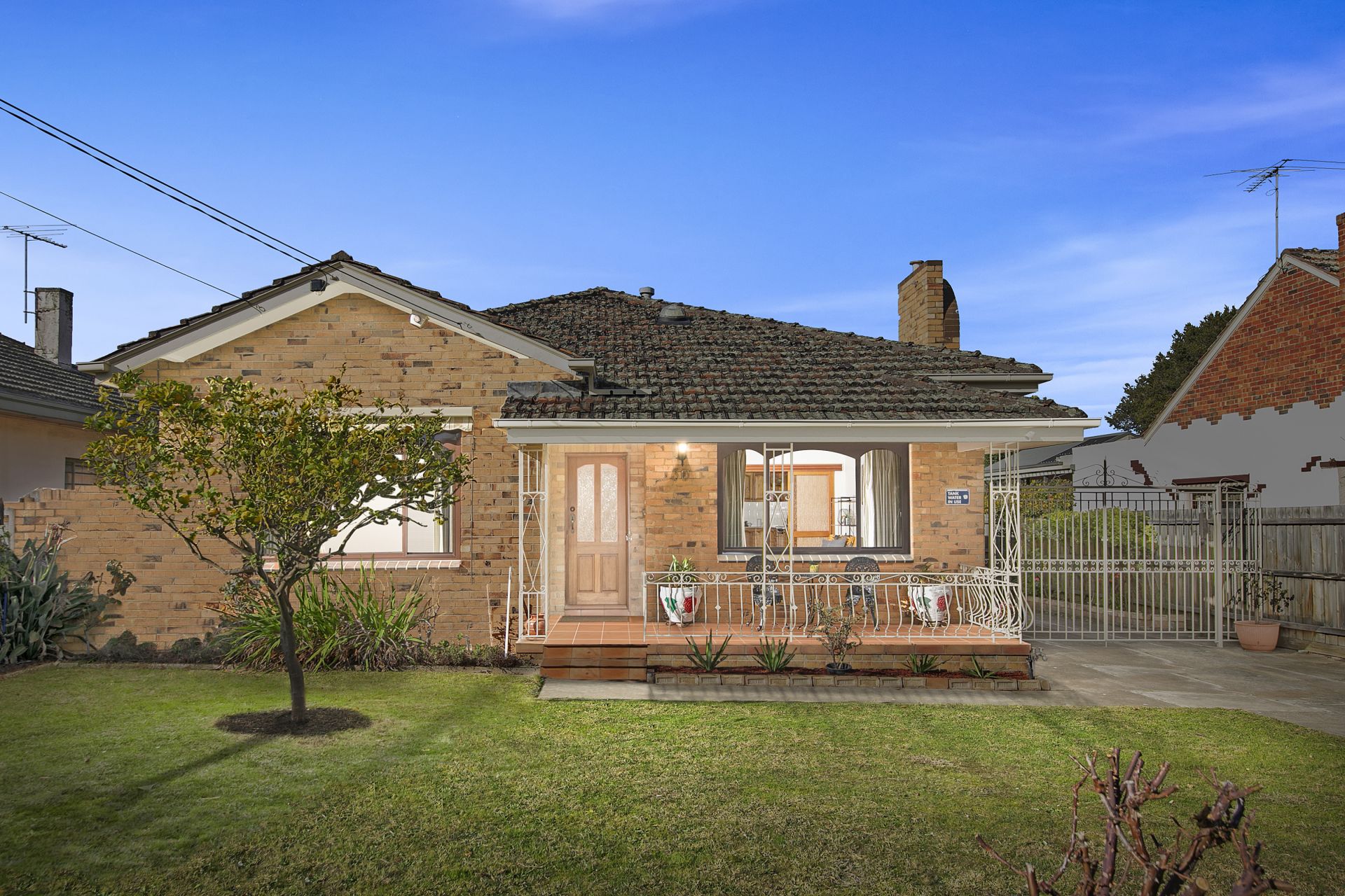 The Prestige Of OAKHILL / The Power of Land