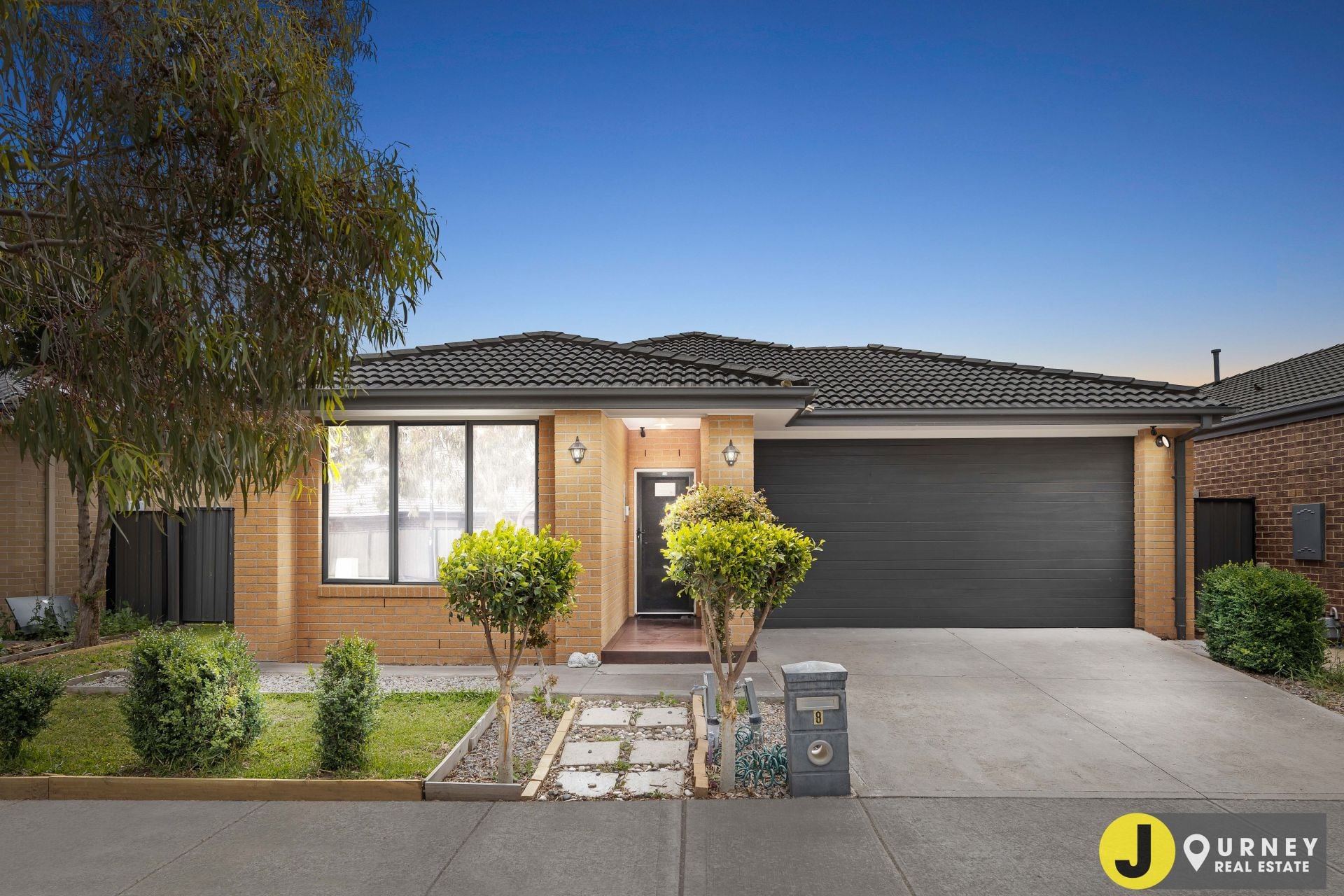 8 Cardigan Street, Craigieburn VIC, Craigieburn - Thumbnail 2