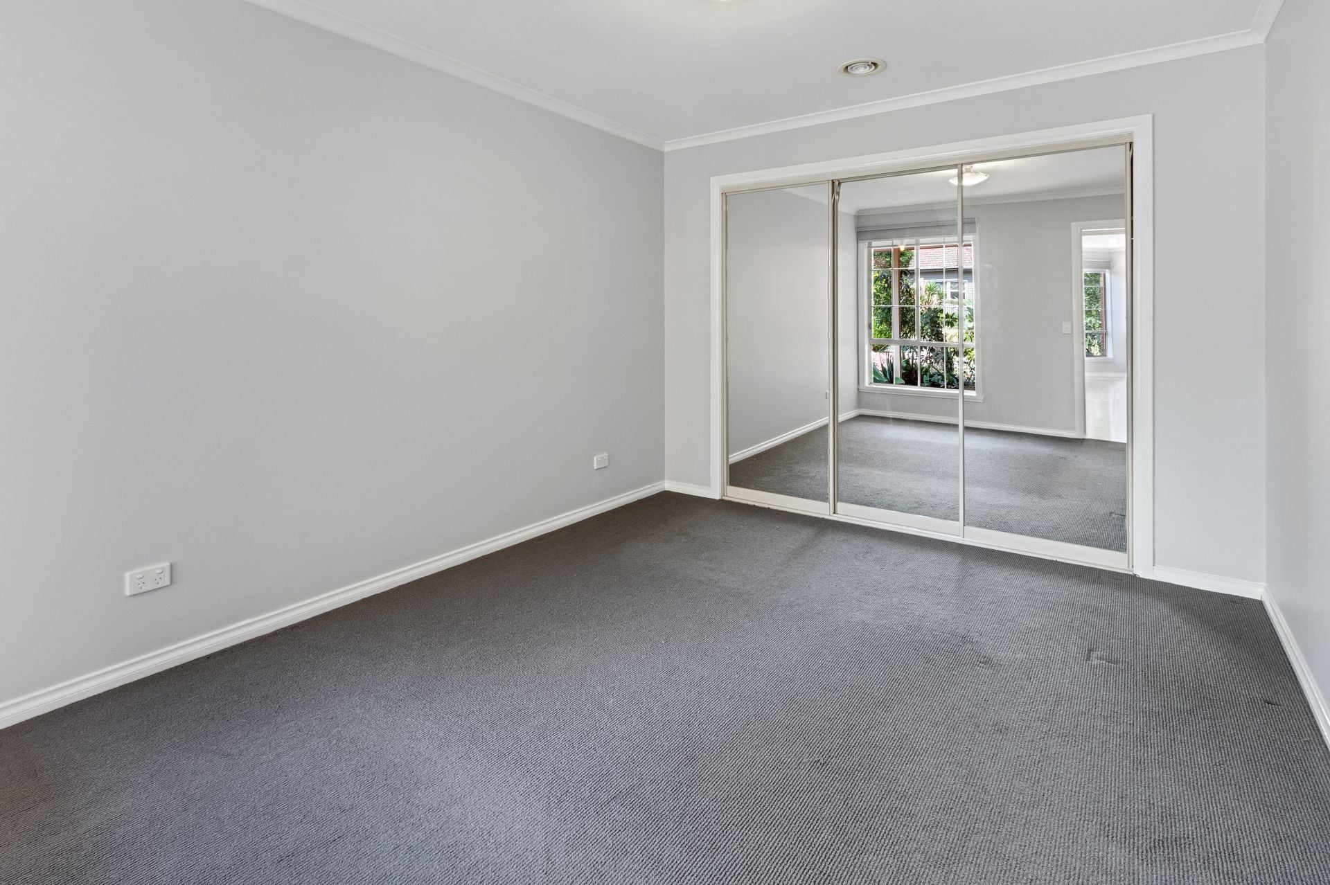 MOVE IN NOW!