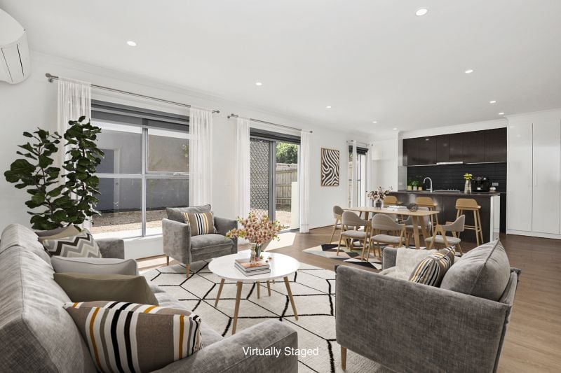 21 Woodcutters Grove, Epping